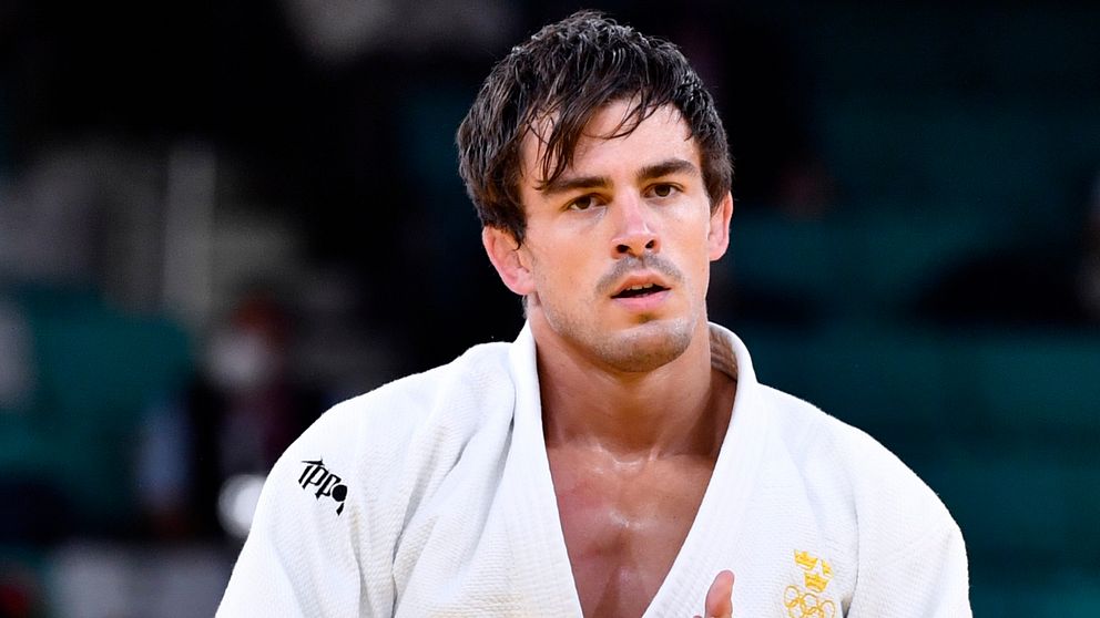 Sveriges Tommy Macias (bilden) mot Victor Scvortov från Förenade arabemiraten i judons 73-kilosklass under sommar-OS i Tokyo