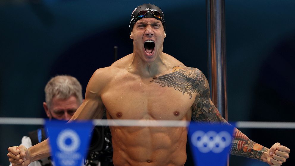 Amerikanen Caeleb Dressel under herrarnas lagkapp på 4x100 meter medley i Tokyo.