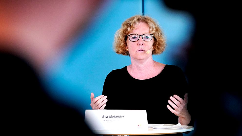 Smittskyddsläkare Eva Melander på Region Skånes pressträff