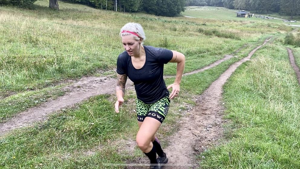 Linn Axelsson är en van löpare med flera utmaningar bakom sig. 253 vändor i Björnöbacken i Västerås ska ta henne lika högt som Everest.