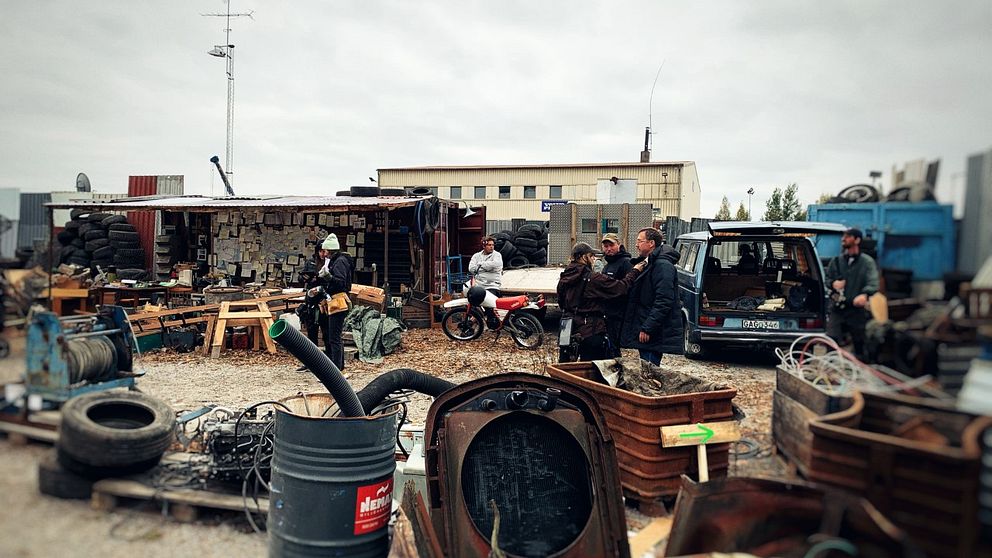 En av CrazyPictures filminspelningsplatser, en bilskrot, i Norrköping för filmen UFO Sweden.