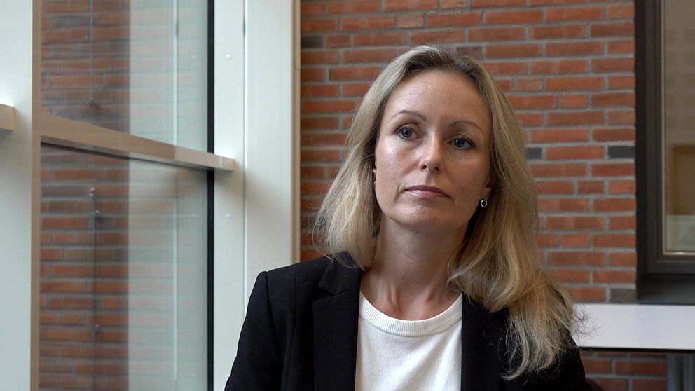 Hör smittskyddsläkare Anna Skogstams syn på att restriktionerna hävs.