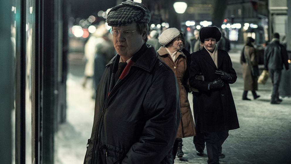 Robert Gustafsson i rollen som Stig Engström, Skandiamannen, i Netflix miniserie Den osannolika mördaren