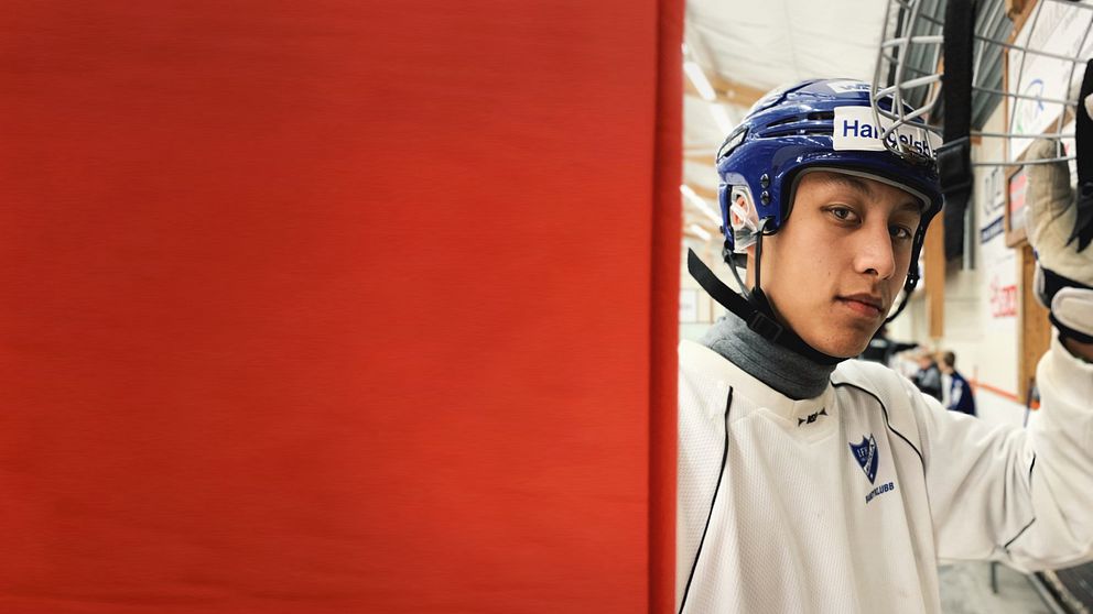 Justin Sjelvgren tävlar i innebandy och lever med diabetes. Hör honom berätta hur det är i klippet.