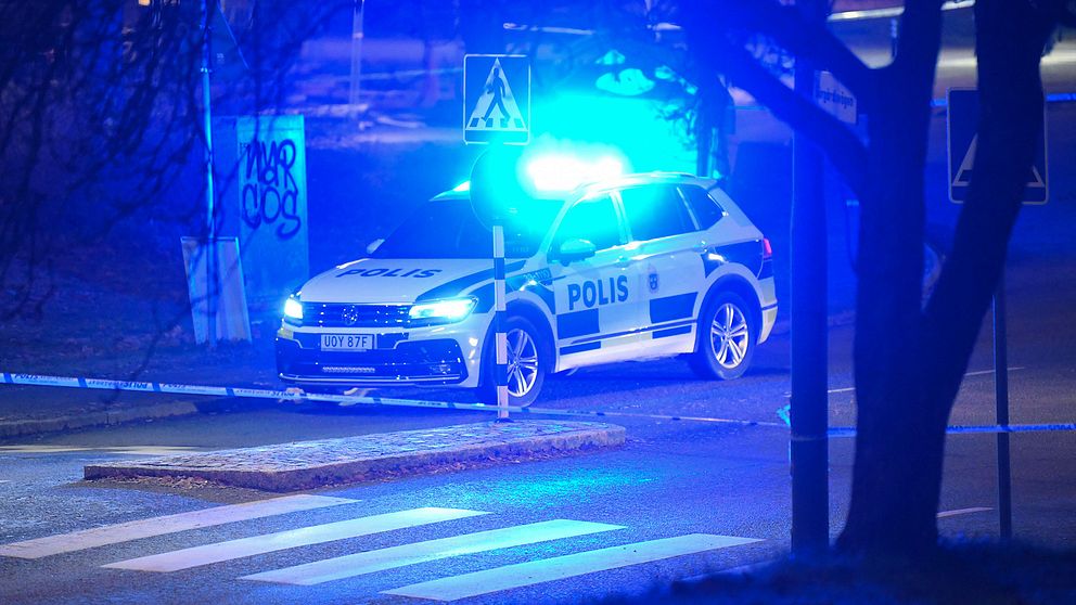 Polisen genomförde stora avspärrningar efter skottlossningen