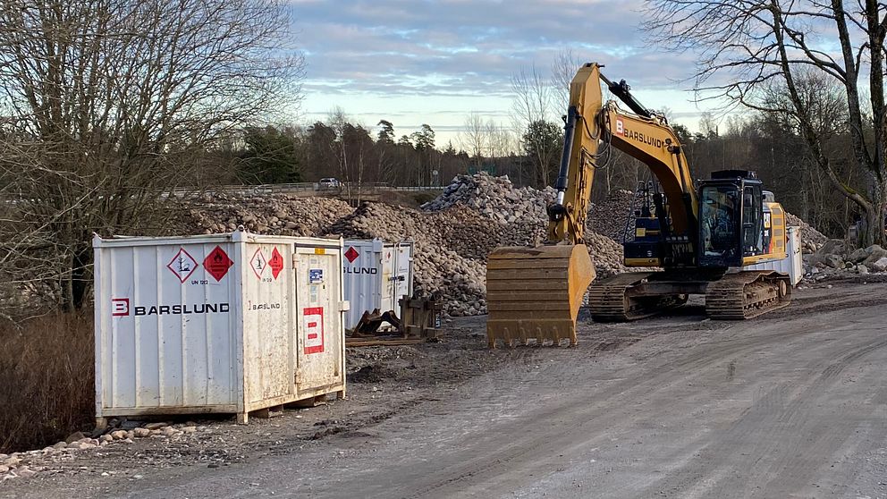 Det danska bolaget Barslund uppges ha förlorat omkring 10 miljoner varje månad på vägprojektet i Sverige.