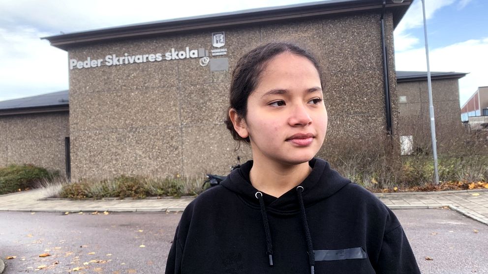 Yazly är en av 17 målsägande i fallet med attacken på Peder skrivares skola i Varberg. Hör hennes berättelse.