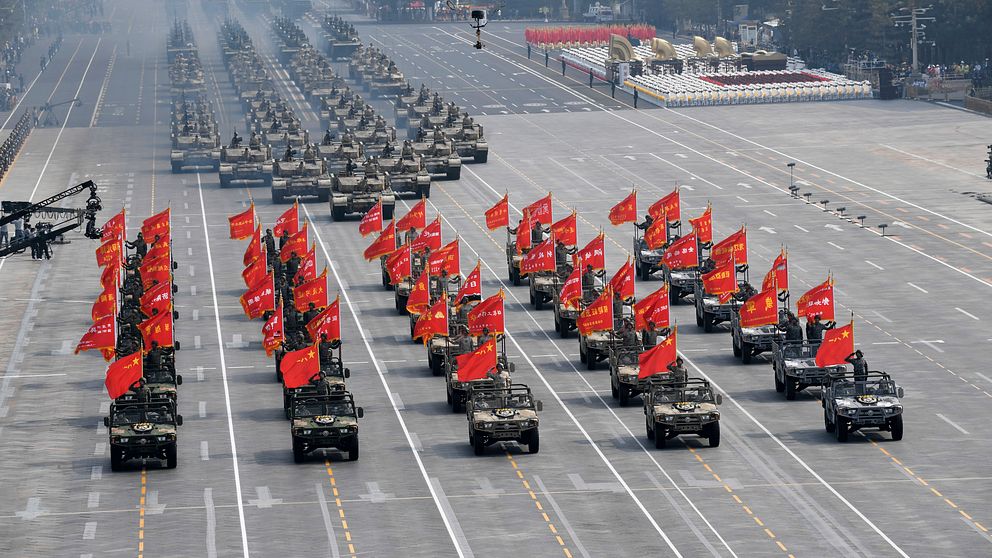 Militärparad på Himmelska fridens torg i Kinas huvudstad Peking då landet firade 70 år efter kommunistregimens övertagande.