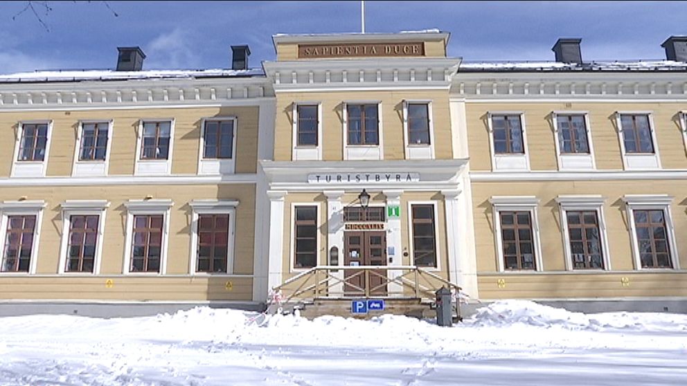 Gamla turistbyrån i Östersund i vintrigt väder.