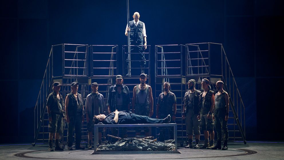 Recension: Underbar undergång i Göteborgsoperans Ragnarök | SVT Nyheter