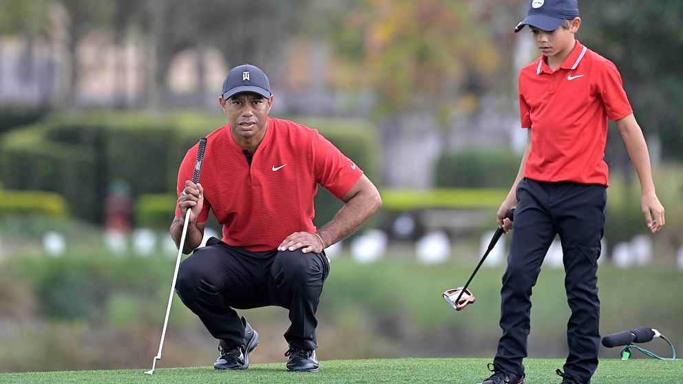 Tiger Woods spelar med sonen Charlie i nästa vecka.