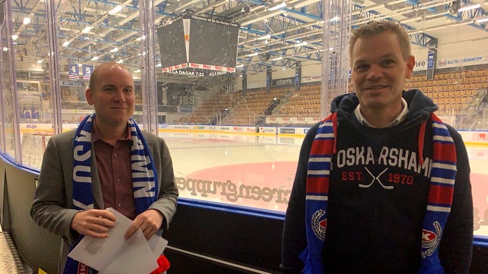 Anton Sejnehed, ordförande för Socialdemokraterna i Oskarshamns kommun och kommunalrådet Andreas Erlandsson (S) presenterade partiets förslag till beslut inne i Be-Ge Hockeycenter i Oskarshamn.