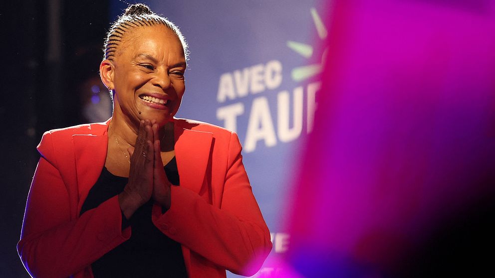 Den franska vinnaren av vänsteromröstningen ”folkliga primärvalet” Christiane Taubira strax efter sitt vinnartal i Paris under söndagen.