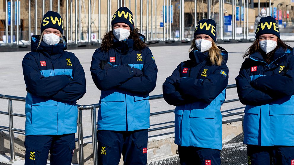 Elvira Öberg, Hanna Öberg, Mona Brorsson och Linn Persson för köra damernas distanslopp.