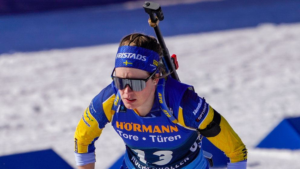 Elvira Öberg sköt bort sig i dagens världscuptävling.