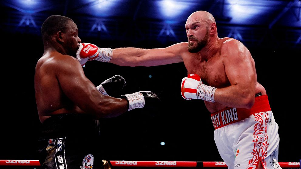 Fury prickar utmanaren Dillian Whyte.