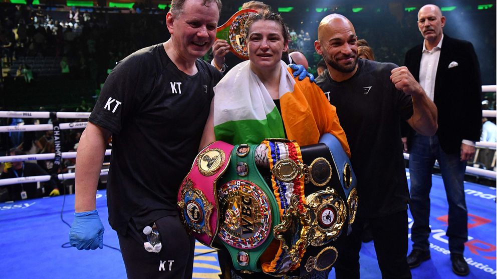 Katie Taylor säkrade fem mästarbälten i natt.