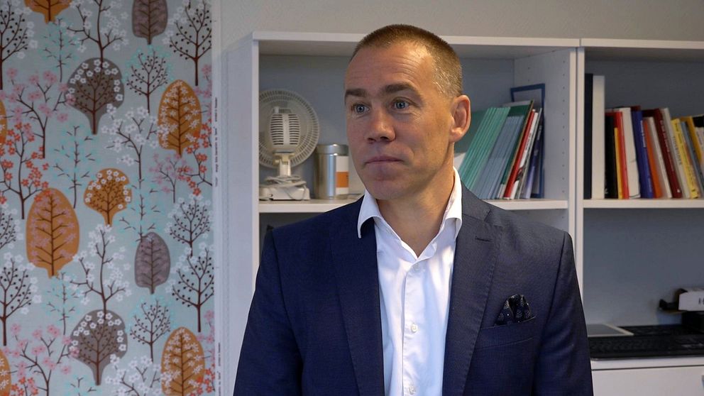 Regionchefen på Svenskt Näringsliv Henrik Navjord står i sitt kontor