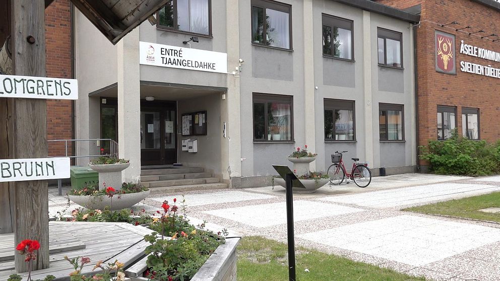 vy mot entrén på kommunhuset Åsele