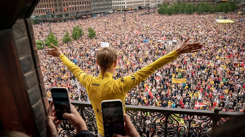 Dansken Jonas Vingegaard hyllades i Köpenhamn.