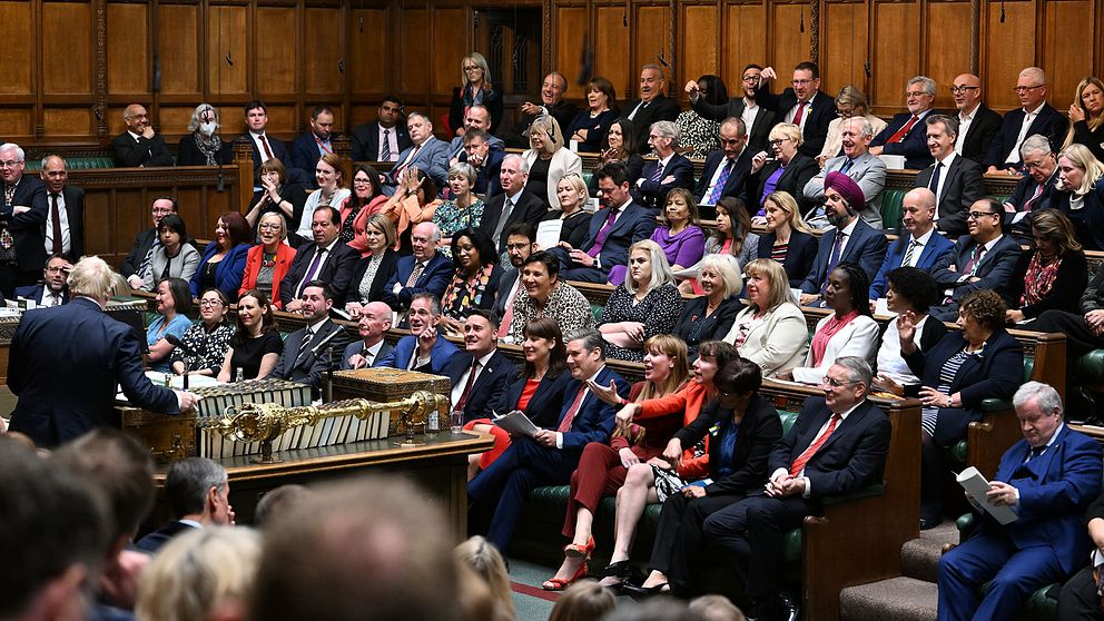 Arkivbild när Boris Johnson talar i det brittiska parlamentet.