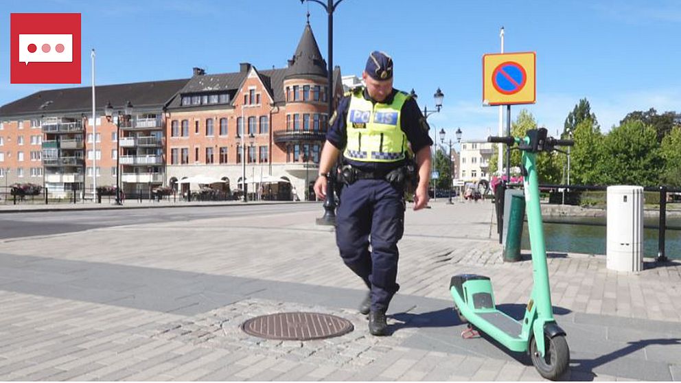 Björn Thunblad går runt en grön elsparkcykel som står parkerad på en gångbana vid Eskilstunaån.
