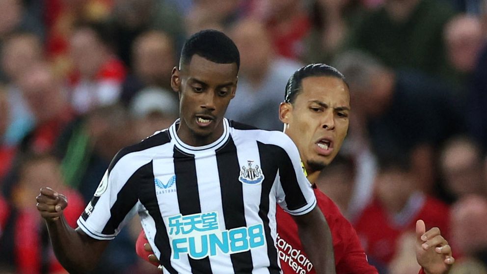 Alexander Isak debuterar för Newcastle.