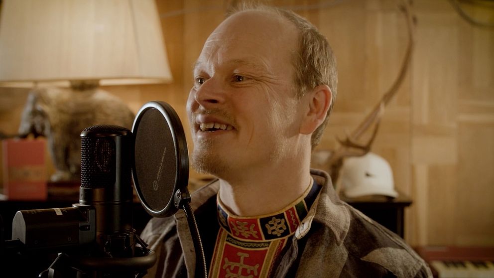 Ánndaris Rimpi var tidigare knuten till SVT Sápmi men arbetar sedan ett halvår tillbaka återigen i huvudsak som musiker.