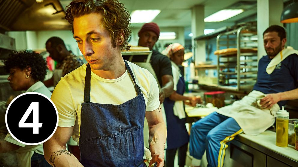 Jeremy Allan White spelar Carmy som tar över sin brors restaurang med dess knasiga men charmiga personal.