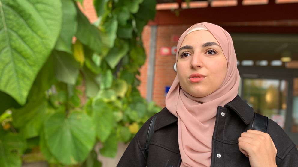 Yara var utan bostad i Lund och skolan började om tio dagar. Hör om hur hennes konto tömdes på pengar i bostadssökandet i videon.