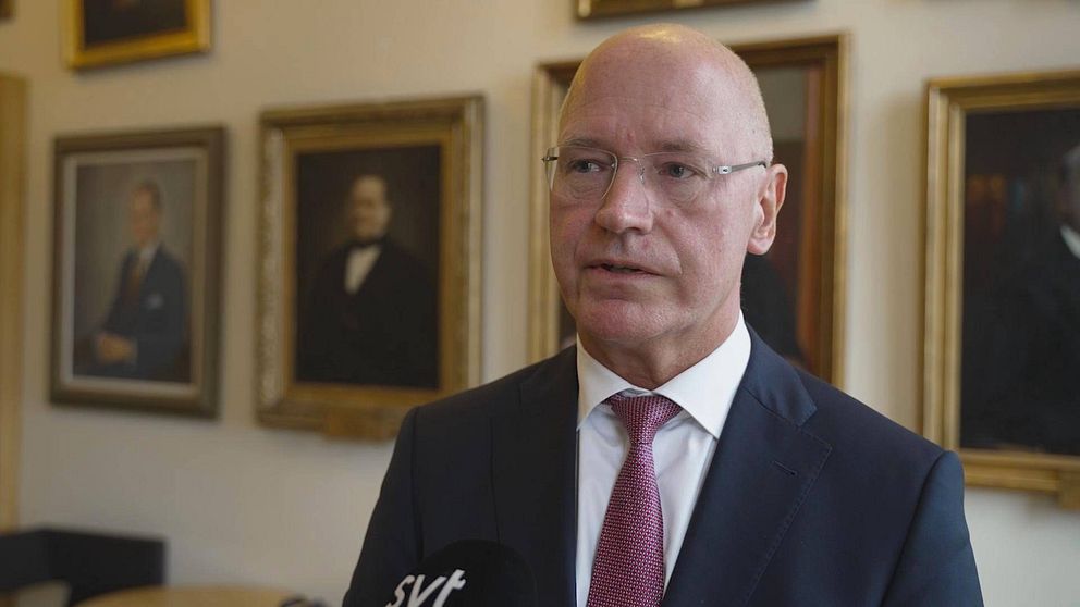 Åklagare Stefan Wessberg berättar om varför han menar att de två anställda som nu ställs inför rätta är ansvariga för femårige John Walters död.