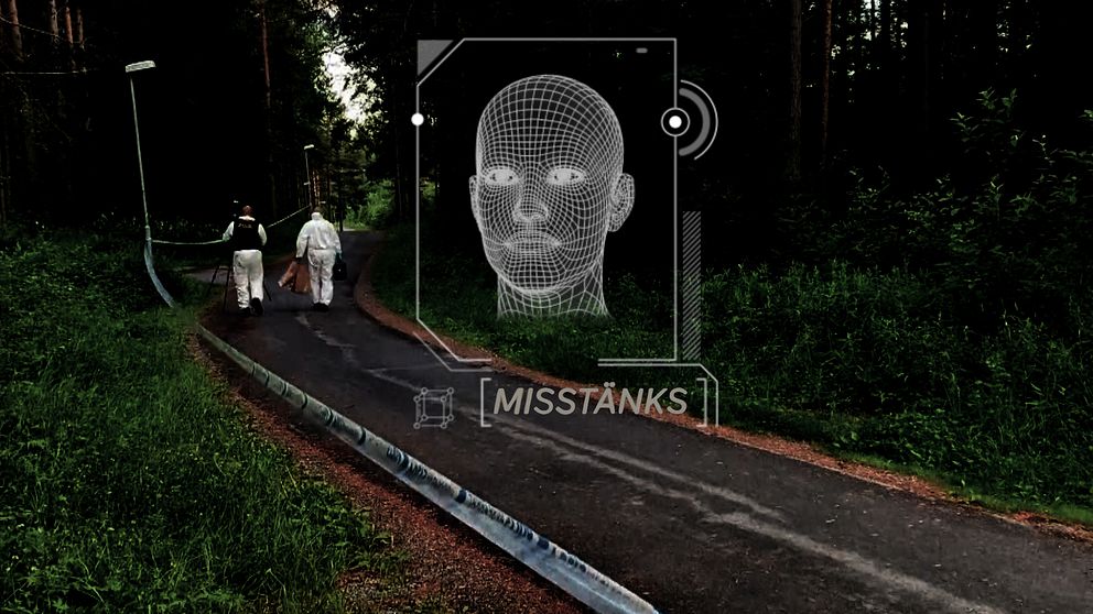Två personer i vita overaller går längs en cykel- och gångväg. Ovanpå ligger det ett animerat huvud med texten misstänks på.