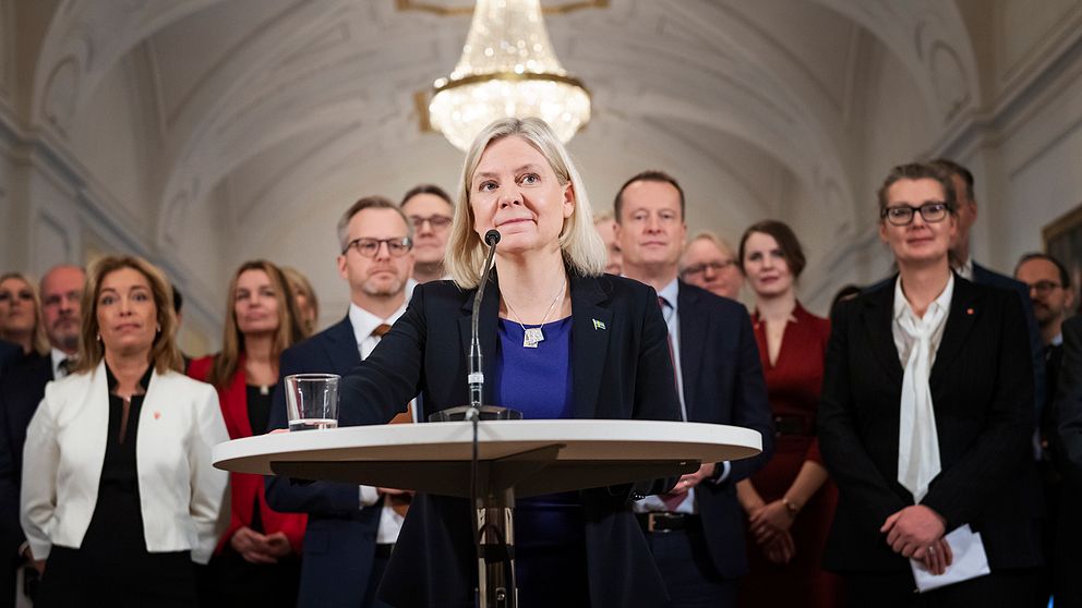 Den socialdemokratiska regeringen samlad inför kameran november 2021.