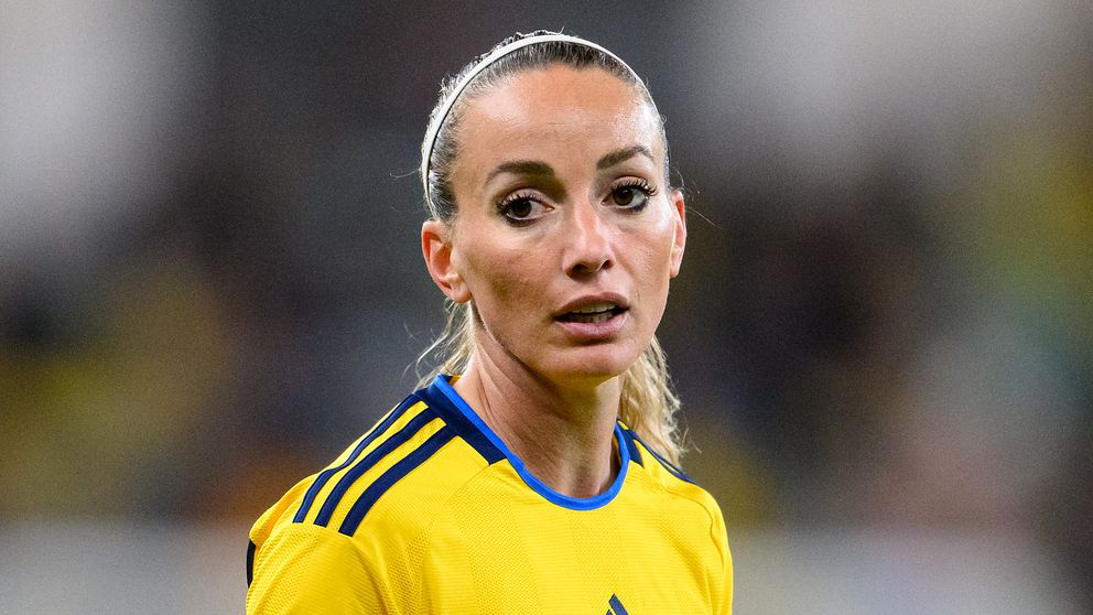 Kosovare Asllani missar landskampen mot Australien.