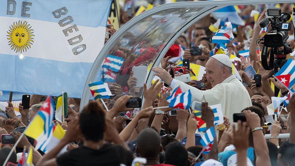 Påven anländer till mässan i Havanna.