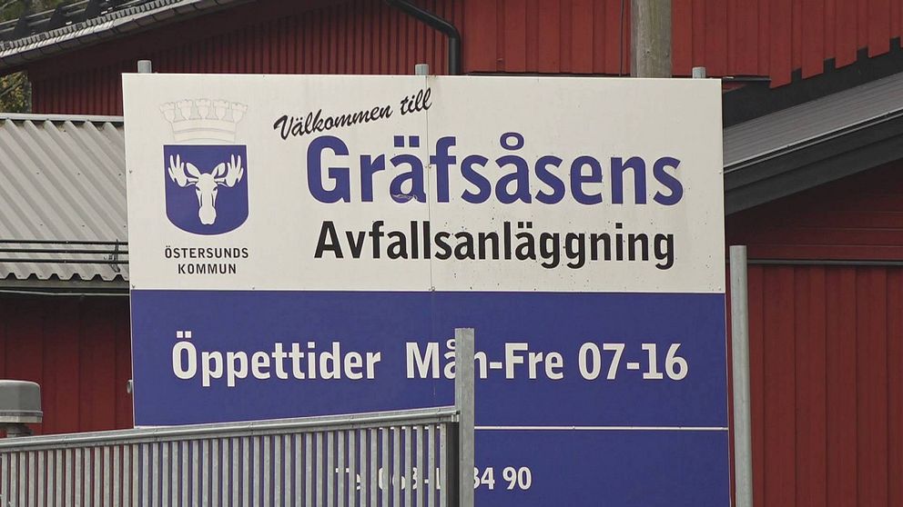 Naturvårdsverket ger stöd till biogasanläggningen som ska byggas på Gräfsåsen. På bilden en skylt med texten Gräfsåsens avfallsanläggning.