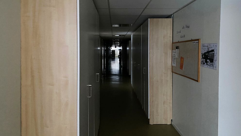 Nedsläckta korridorer på Fårboskolan.