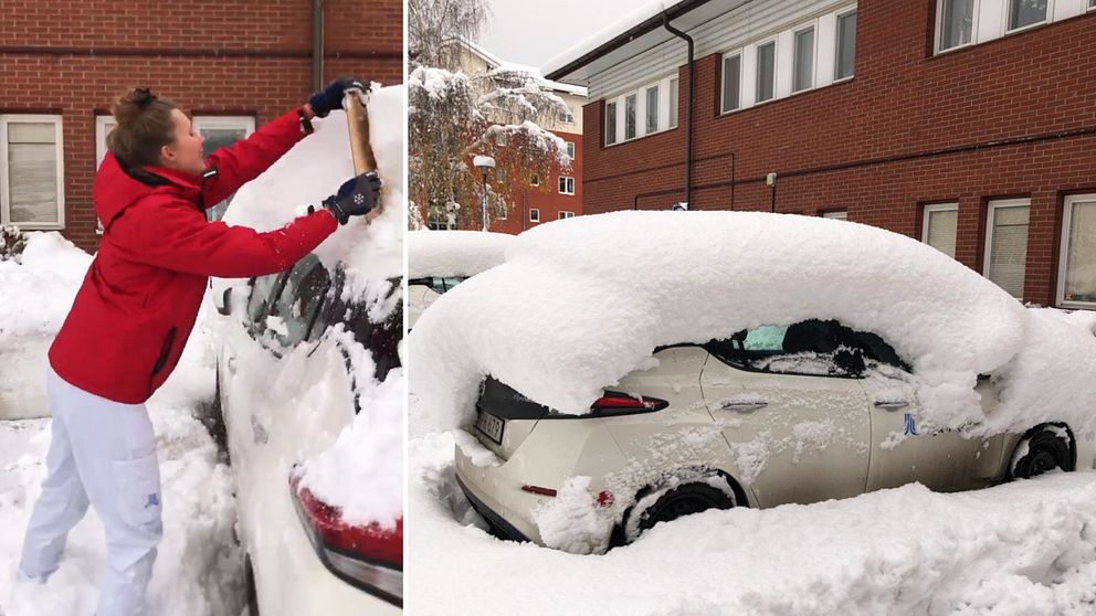 Sjuksköterska står framför snötäckt bil och försöker få bort snön med en matbricka.