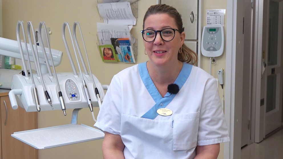 Anette Wärnberg, enhetschef på Folktandvården, berättar för SVT om jobbet för att lösa tandläkarbristen i Norrbotten.