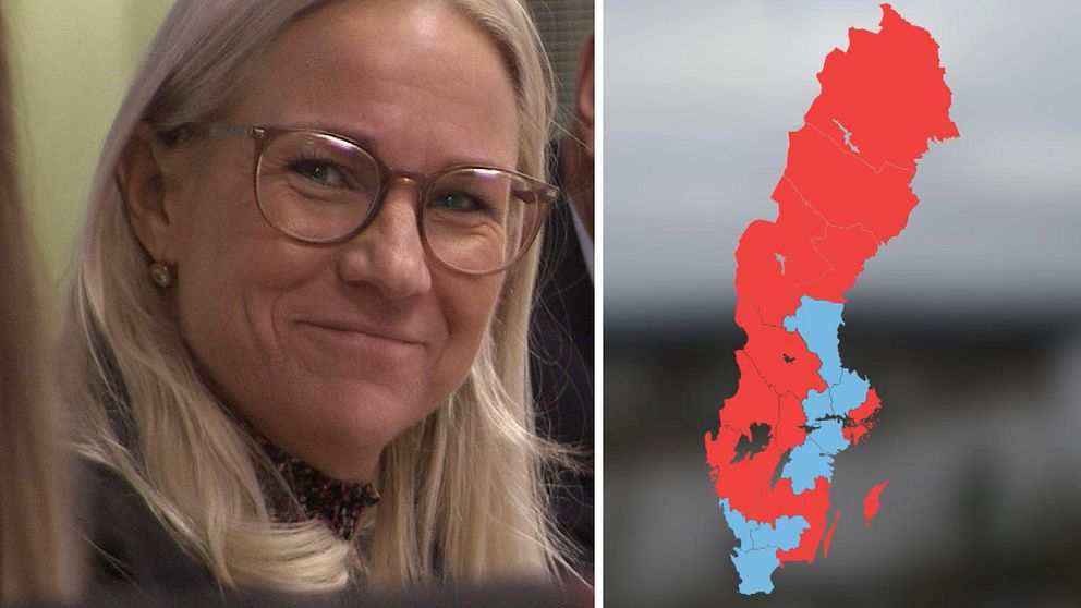 Bild på kvinna bredvid en karta över Sverige. Kvinnan heter Åsa Johansson och har tagit över ordförande klubban från Moderaterna i regionstyrelsen i Värmland.