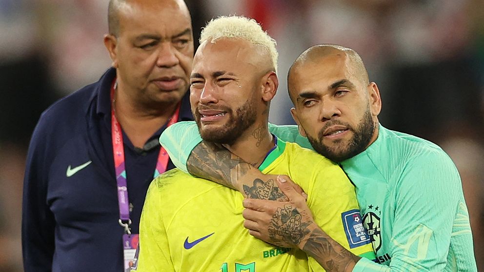 Neymar var otröstlig efter Brasiliens förlust.