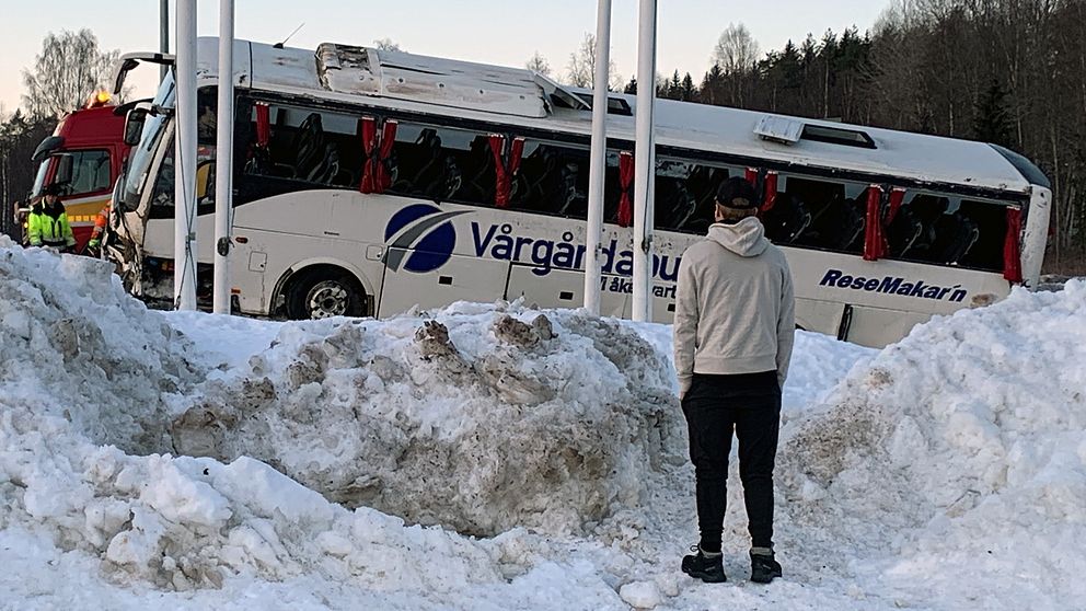 Bussolycka i höjd med stöllet i värmland