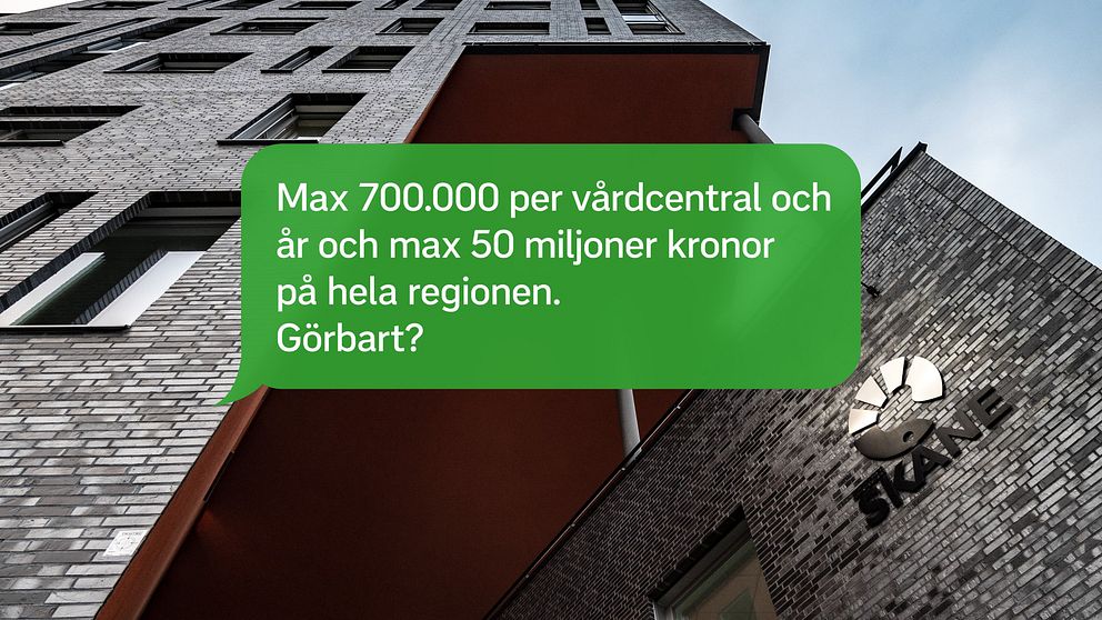 Strax innan regionens tjänsteman går in i förhandlingsrummet, chattar han med vd:n och ger råd och tips inför förhandlingen.