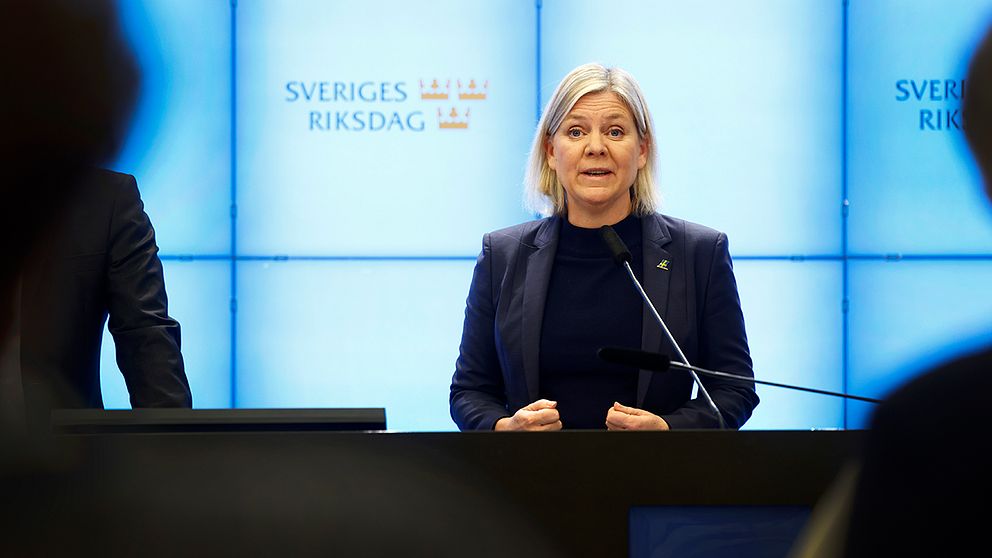 Socialdemokraternas partiledare Magdalena Andersson (S) presenterar nyhet på energiområdet vid en pressträff.