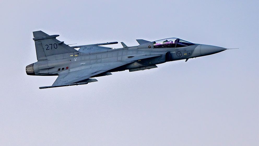 Bild föreställande ett Jas 39 Gripen. Nu öppnar Sveriges regering för att ukrainska piloter ska kunna testa flygplanen.