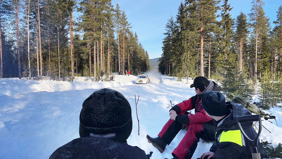 Tusentals besökare lockades till skogarna runt om i Lima för att se SM-rallyt.