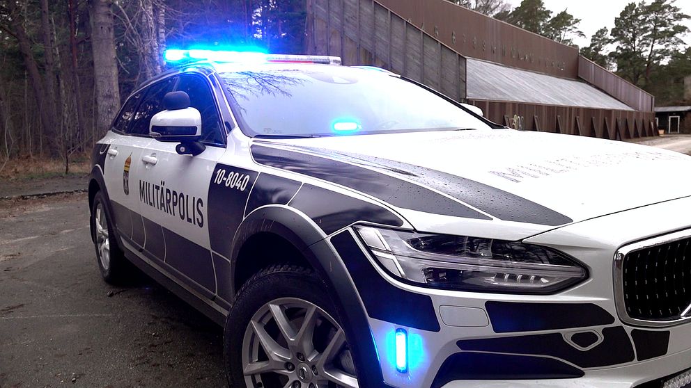 Nu Rullar Milit rpolisens Nya Polisbil P Gotland SVT Nyheter