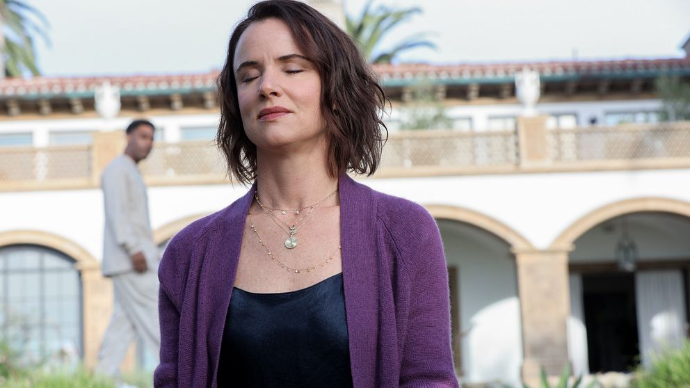 Juliette Lewis i rollen som den hårt prövade Natalie i SkyShowtime-thrillern Yellowjackets.