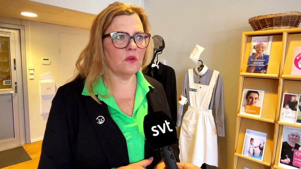 Vårdförbundets Elisabet Lindblad i grön blus och kofta.