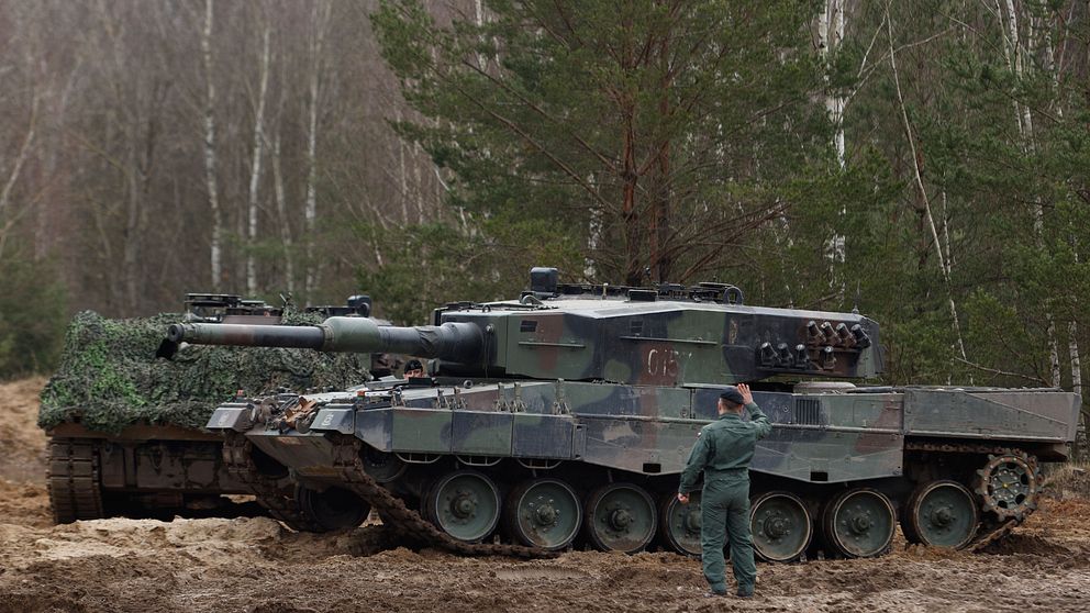 Leopard 2-stridsvagnar övar i Polen